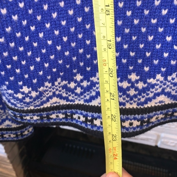 LL Bean Fair Isle Merino Wool Knit Sweater Blue Pewter Buttons Snowflake Print M - Picture 7 of 7